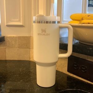 Stanley Tumbler Like New!!